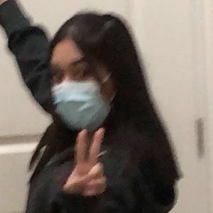 Meet your Posher, Claudia